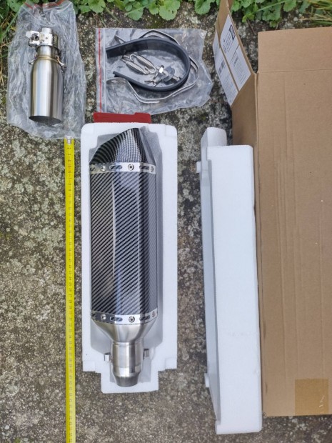 Univerz�lis kipufog�dob.