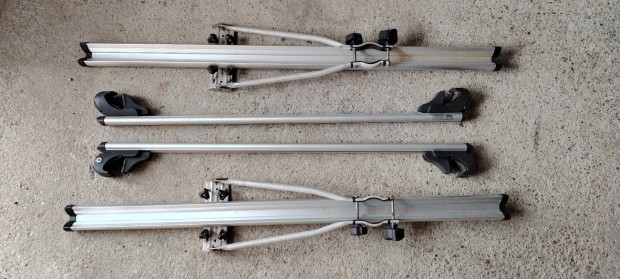 Univerz�lis tet�s�n 2 db Thule ker�kp�rsz�ll�t�val elad�. 