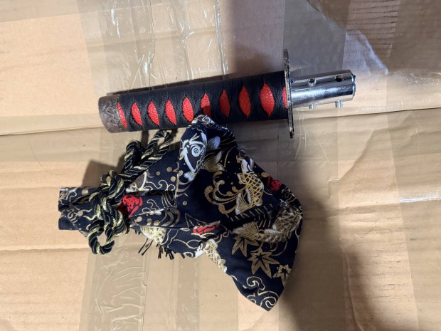 Univerzlis vltgomb szoknyval szamurj kard, jdm