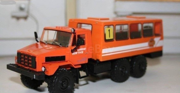 Ural 4322 "DEA" kisauto modell 1/43 Elad