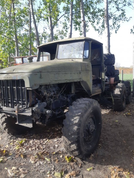 Ural 6x6 bonts