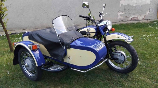 Ural 750 önindítós oldalkocsis motor hátramenettel