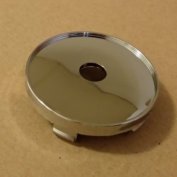 Üres 60 mm-es új felni közép (felnikupak) eladó