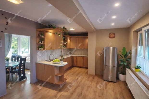 �rhidai csal�di h�z elad�!