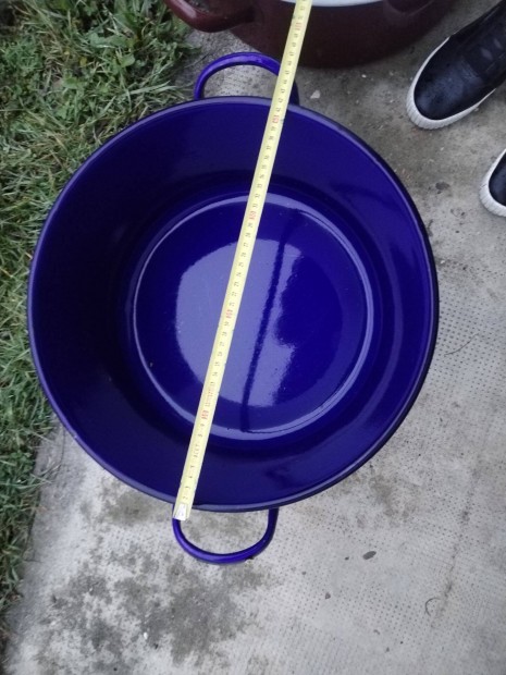 �st �s egy�b r�gi h�ztart�si dolgok elad�ak