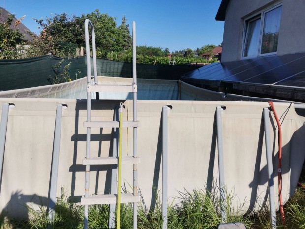Uszómedence 4x7 méteres medence fütéssel kompletten eladó