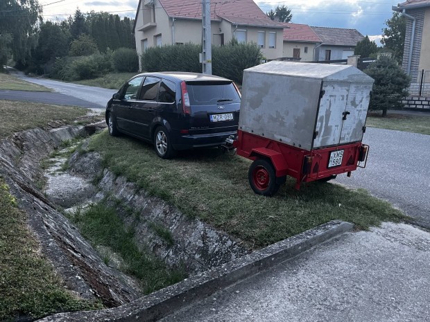 Utánfutó 125*100 aluminium zárható dobozzal