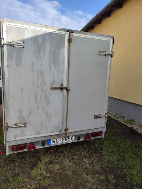 Utnfut 2 tengelyes mszakival 