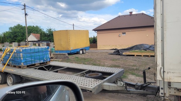 Útánfúto 400x180 cm ponyvás 900kg vizsgáztat a.