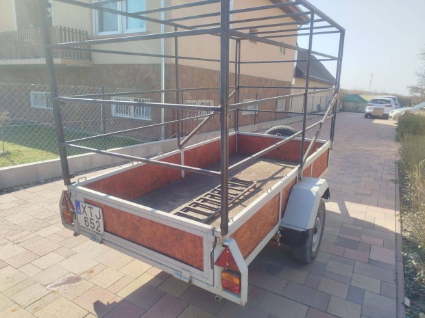 Ut�nfut� 500kg-os 2,5x1,25 m laprug�s, leng�scsillap�t�s, er�s kivitel