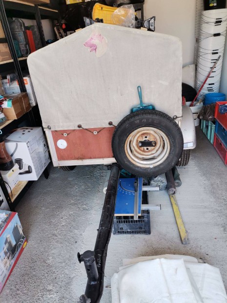 Ut�nfut�. Nagyon sz�p �llapotban