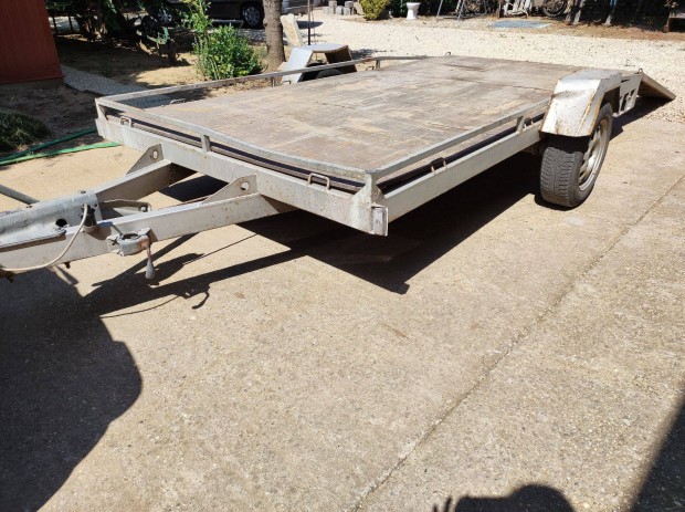 Ut�nfut� elad�