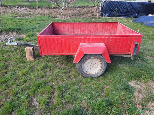 Ut�nfut� papirok n�lk�l.