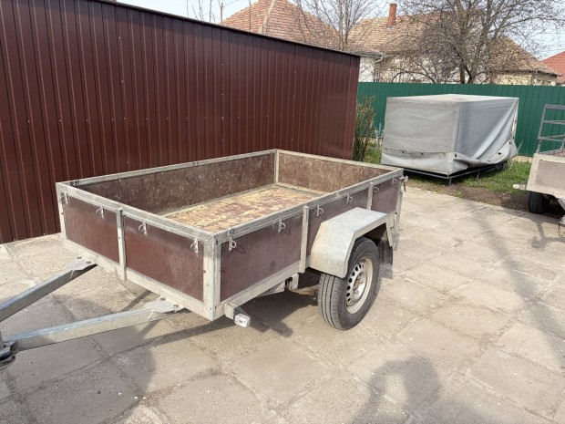 Ut�nfut� ponyva magas�t�, ponyva gar�zs