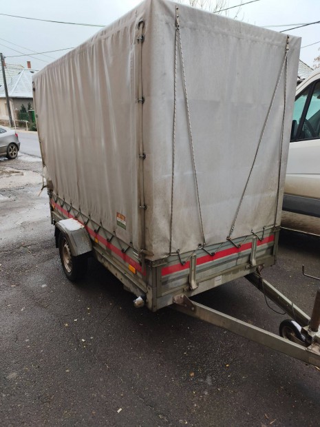 Utnfut ponyvval elad csere lszllt