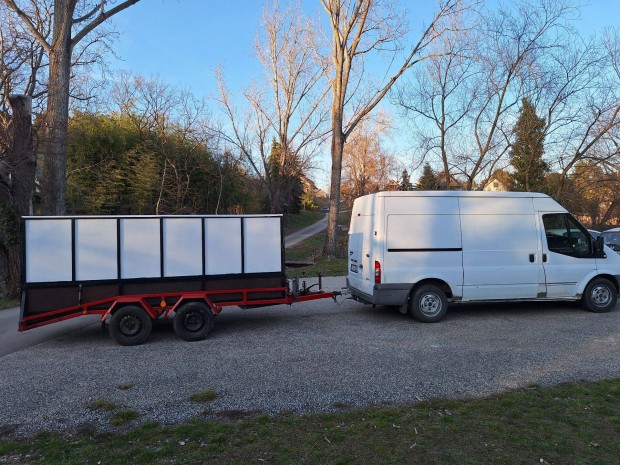 Ut�nfut� trailer fel�j�tott duplatengelyes