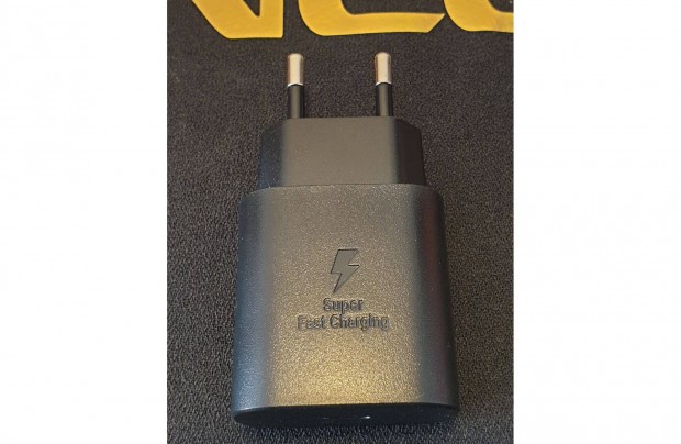 Utaz hlzati Fekete QC3 25W USB-C Gyors tlt adapter 0km-es