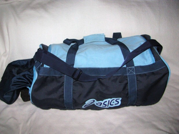Utaz�t�ska �j 60x32x22 Asics cip�tart�s v�z�ll� hib�tlan sportt�ska