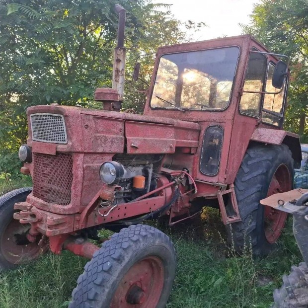 Utb traktor zemkepes
