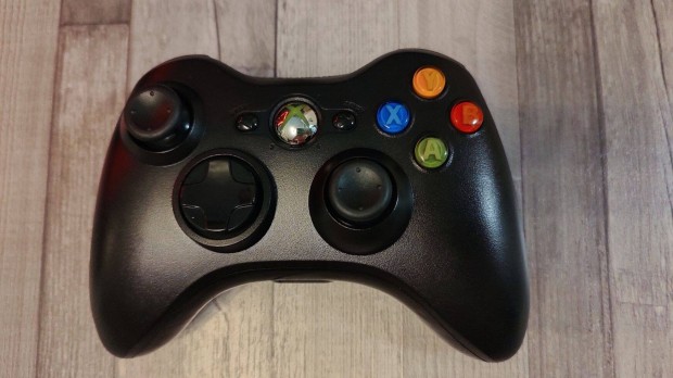 Utols Lehetsg! Xbox 360 : Gyri Vezetk Nlkli Kontroller Fekete