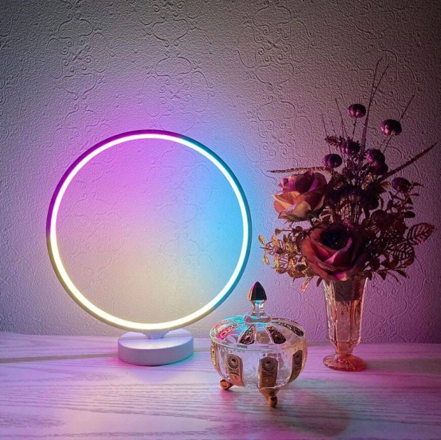 Utorch RGB körlámpa körfény hangulatvilágítás távirányítóval szelfi