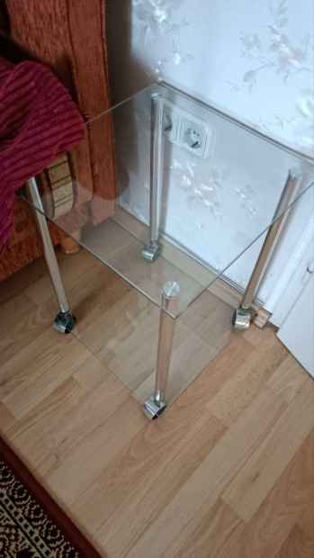 Üveg éjjeliszekrény