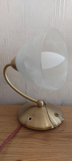 �vegb�r�s fali l�mpa