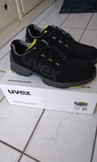 Uvex munkavédelmi cipő