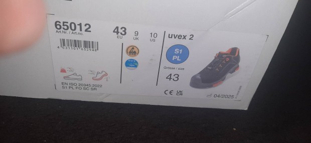 Uvex munkavédelmi cipő 43