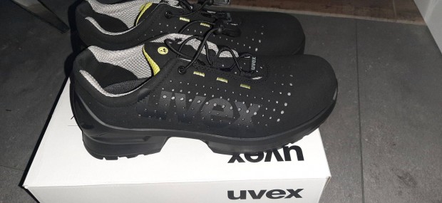 Uvex munkavédelmi cipő 44