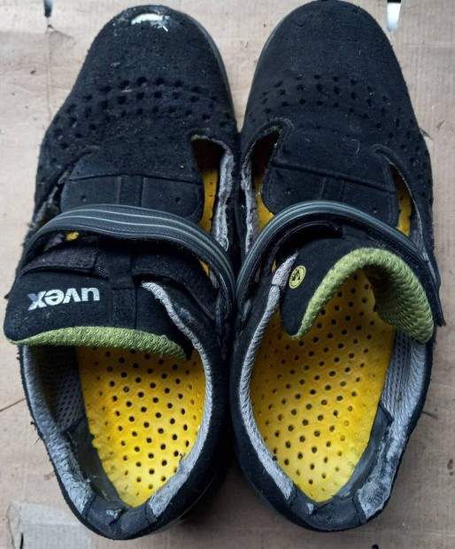 Uvex munkavédelmi szandál / cipő