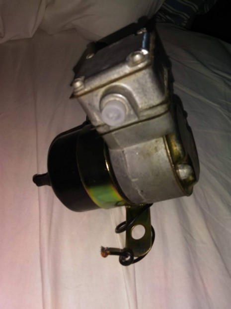 zemanyag c pumpa Canada 12voltos vadonatj 