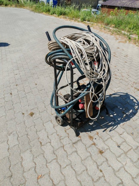 Üzemanyag szivattyú mérőórával