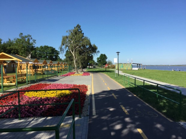 �zlethelyis�g kiad� a Velencei-t� partj�n