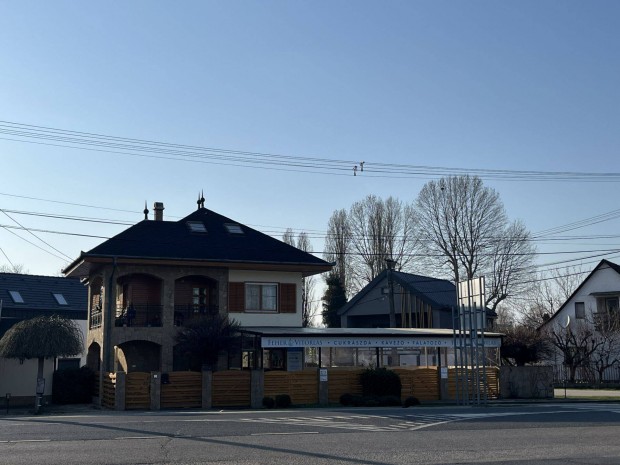 �zleti c�l� ingatlan elad� Sz�nt�don