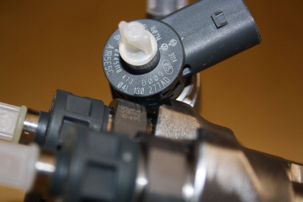 VAG 1.6 TDI Bosch gyri,j porlaszt 04L130277Ad 0445110473