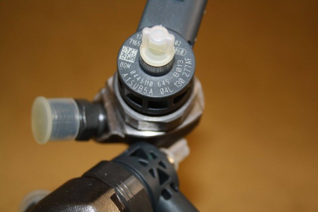 VAG 2.0 TDI Bosch gyri,j porlaszt 04L130277AF 0445110645