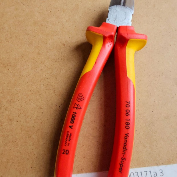 VDE oldalcspfog Knipex 70 06 180 teljesen j