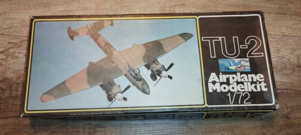 VEB Plasticart Tu-2 1/72 retro makett elad