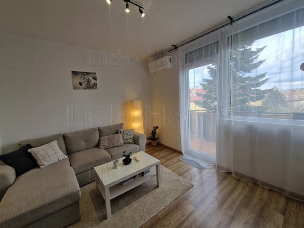 VESZPR�MBEN azonnal k�lt�zhet� fel�j�tott t�glalak�s Elad�!