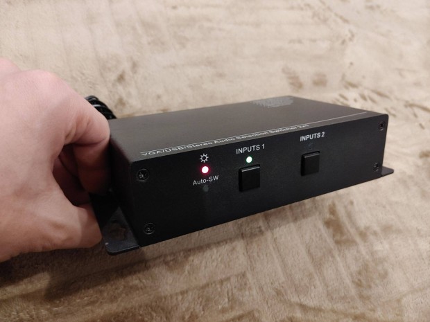 VGA USB Audio bemenetvlaszt KVM switch