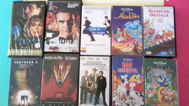 VHS kazettk DVD filmek egyben elad