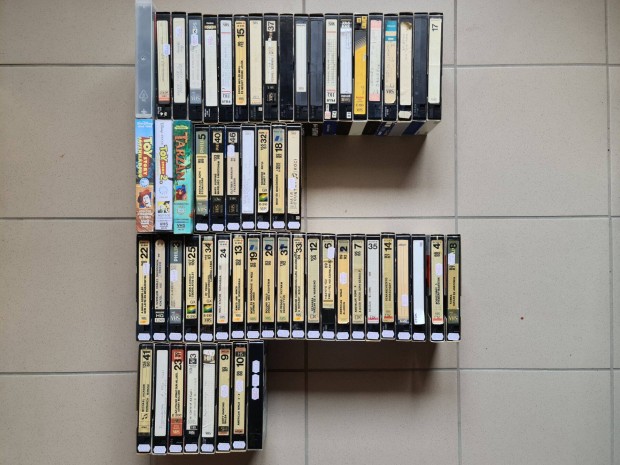 VHS video film kazetta gyjtemny 59 db