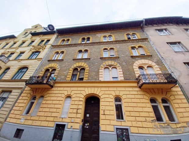 VIII. Ker�let, K�r�t k�zeli, J�zsef utca, 104 m2-es, t�rsash�zi lak�s