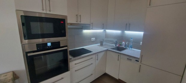 VIII. Kerület, Mátyás tér környékén utca, 45 m2-es, 3. emeleti,