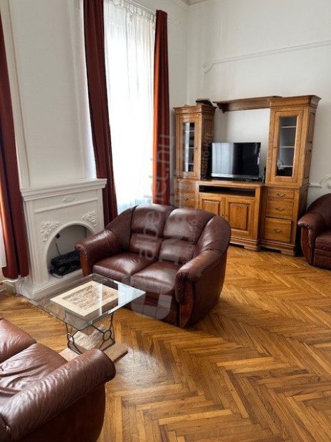 VIII. Práter utcában 82 m2-es, 2 szobás lakás kiadó