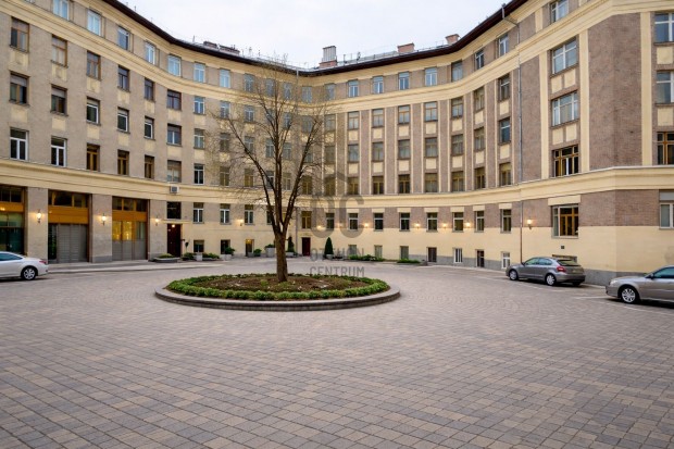 VIII. ker�leti elad� t�gla t�rsash�zi lak�s