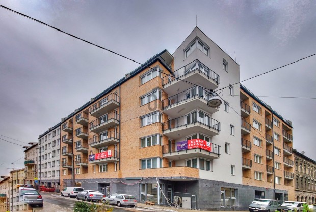 VIII. ker�leti elad� �j �p�t�s� t�gla t�rsash�zi lak�s