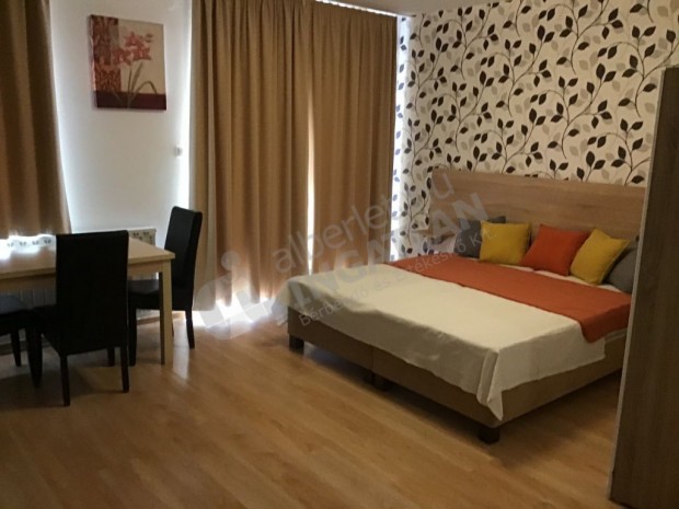 VIII ker�let Kisfaludy utc�ban 30 m2-es GARZON