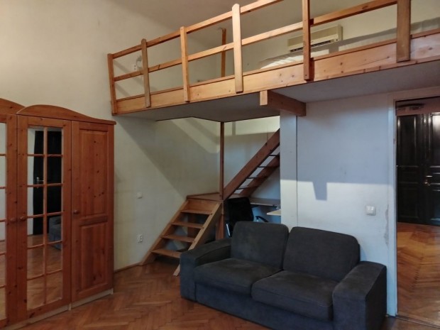 VII. Kerület, Garay utca, 62 m2-es, 3. emeleti, társasházi lakás